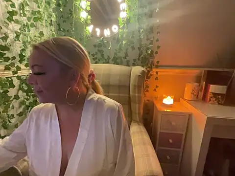 BonnyDesire online show from 20, 11, 2025