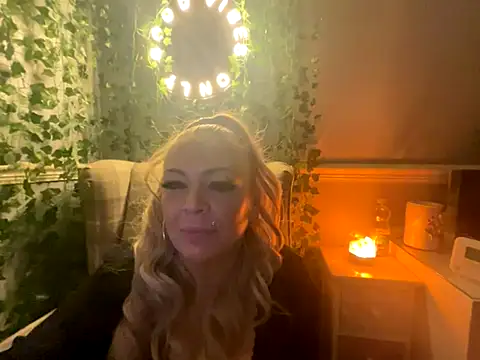 BonnyDesire online show from 23, 11, 2025