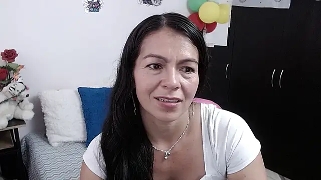 camilavargas  online show from 27, 9, 2025