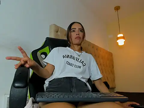 Naomis 35 online show from 13, 10, 2025