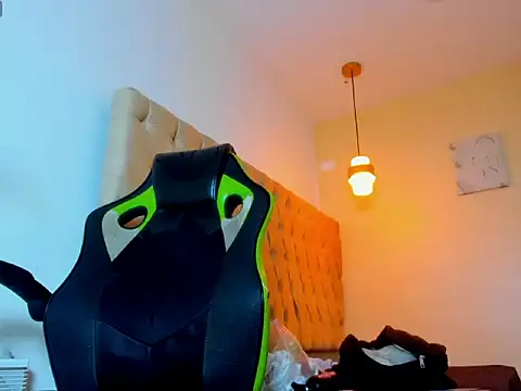 Naomis 35 online show from 23, 10, 2025