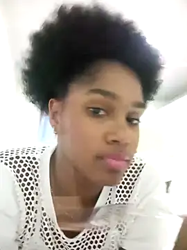 Snapshot of Beauty_Luci chatting on 21, 10, 2025 Beauty Luci online show from 21, 10, 2025