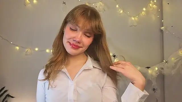 Snapshot of pienaple chatting on 31, 10, 2025 pienaple online show from 31, 10, 2025