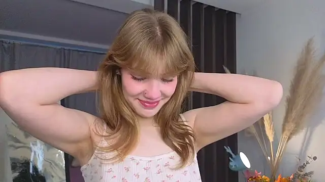 Snapshot of pienaple chatting on 12, 11, 2025 pienaple online show from 12, 11, 2025