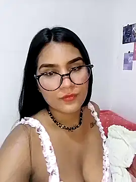 Renata Zoe online show from 6, 10, 2025