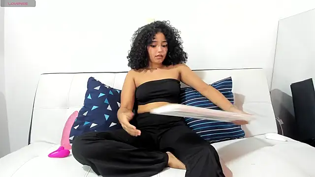 AliciaBlack01 online show from 7, 10, 2025