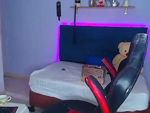 Lunadool online show from 7, 10, 2025