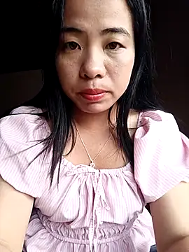 Snapshot of tulipsexy chatting on 23, 10, 2025 tulipsexy online show from 23, 10, 2025