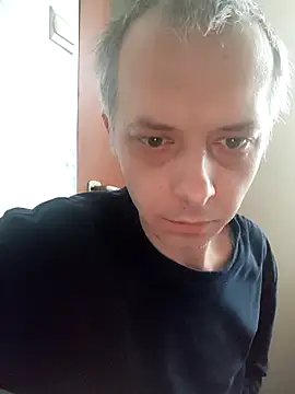 szajbusek41 online show from 2, 2, 2026