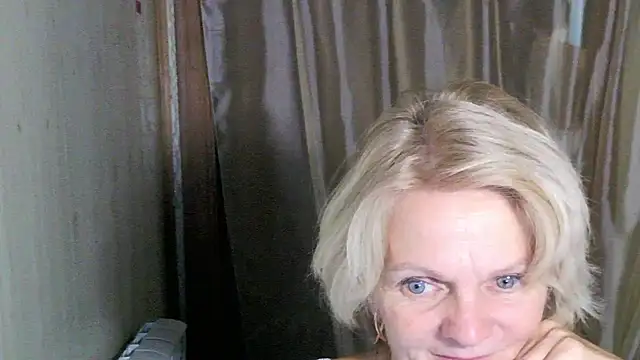 Snapshot of Zoe_Steell chatting on 28, 9, 2025 Zoe Steell online show from 28, 9, 2025