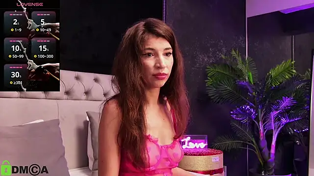 NatalieChase online show from 23, 9, 2025