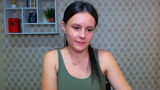 Snapshot of EvelinaMiss_ chatting on 12, 10, 2025 EvelinaMiss online show from 12, 10, 2025