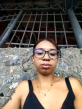 Snapshot of Suzanelee1 chatting on 2, 11, 2025 Suzanelee1 online show from 2, 11, 2025