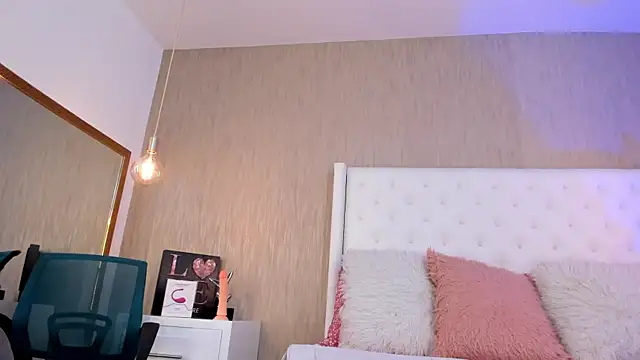 Lucy Lu17 online show from 18, 9, 2025