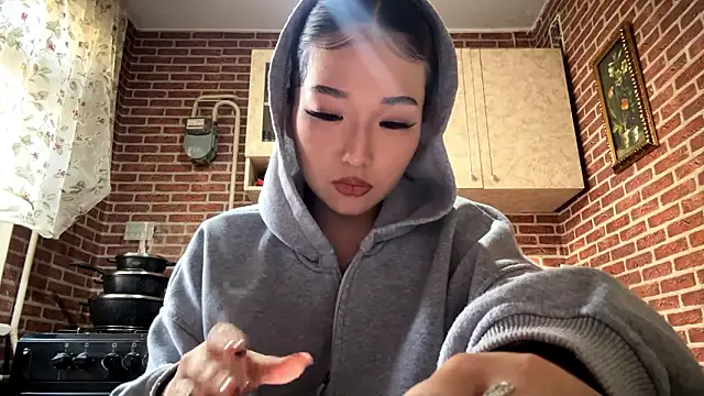 EmmaLeexth online show from 19, 3, 2026