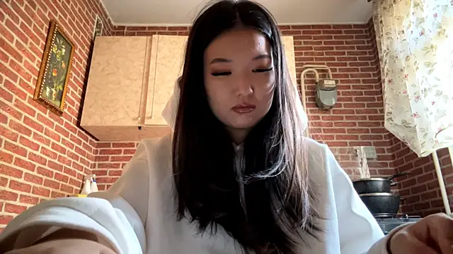 EmmaLeexth online show from 26, 3, 2026