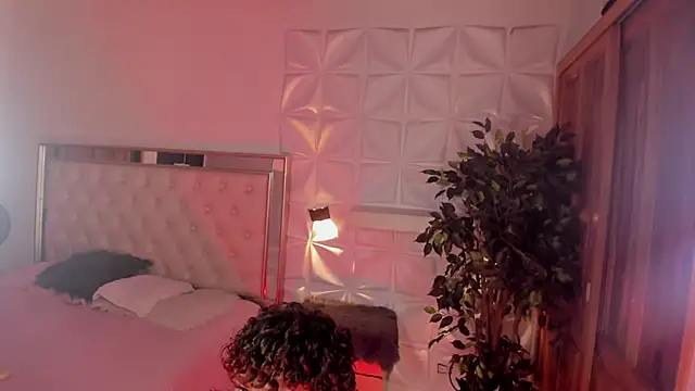 MISS IVVYSWEET online show from 20, 9, 2025