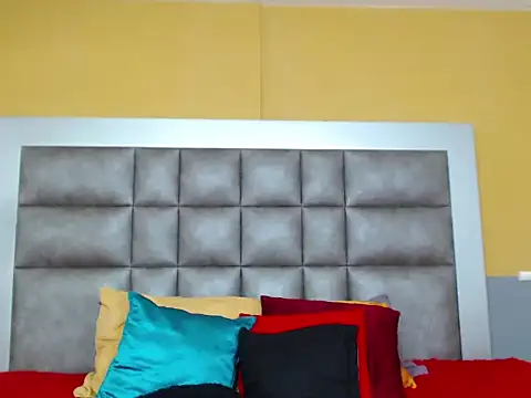 Emily Swiftt online show from 7, 11, 2025