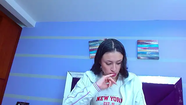 Emily Swiftt online show from 15, 11, 2025