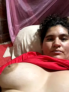 Snapshot of lunasexyhot18 chatting on 27, 10, 2025 lunasexyhot18 online show from 27, 10, 2025