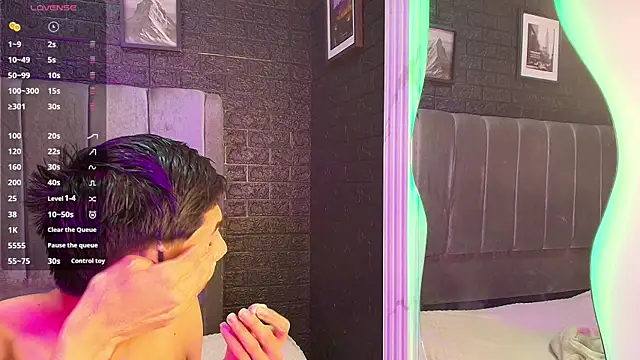 Snapshot of Erick_Velveth chatting on 19, 12, 2025 Erick Velveth online show from 19, 12, 2025