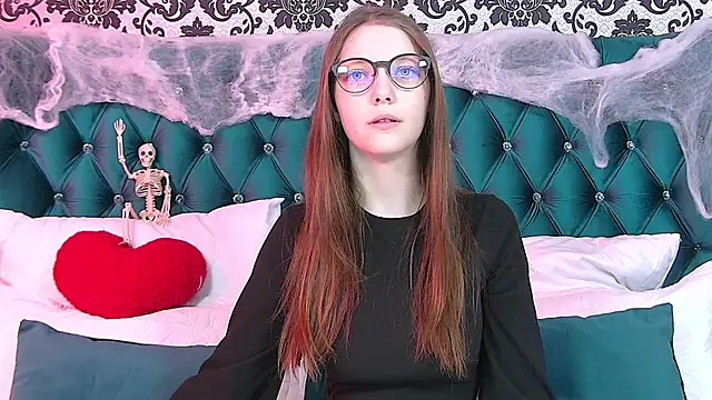 EllenBush online show from 27, 10, 2025