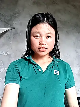 clara-cute online show from 21, 9, 2025