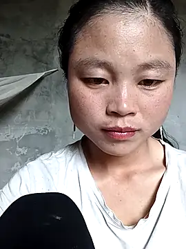 clara-cute online show from 3, 10, 2025