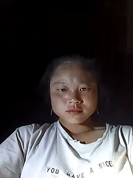 clara-cute online show from 4, 10, 2025