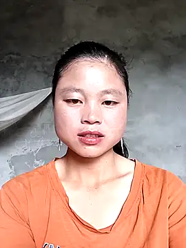 clara-cute online show from 6, 10, 2025