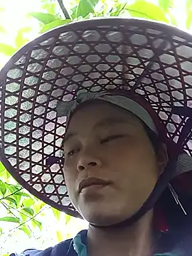 clara-cute online show from 8, 10, 2025