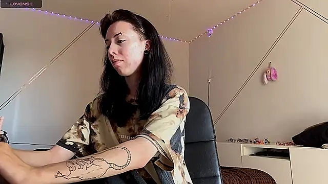 hello veronica online show from 3, 10, 2025