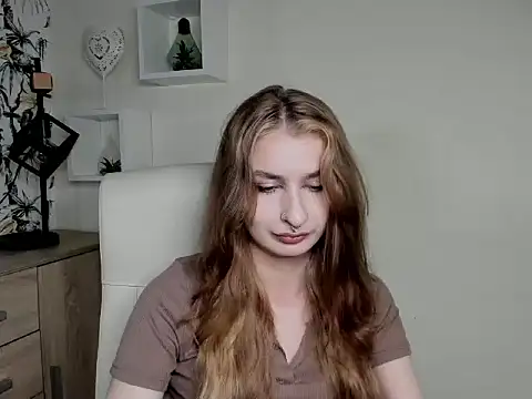 Snapshot of NinaBlond1 chatting on 9, 10, 2025 NinaBlond1 online show from 9, 10, 2025