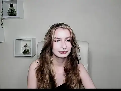 Snapshot of NinaBlond1 chatting on 23, 10, 2025 NinaBlond1 online show from 23, 10, 2025