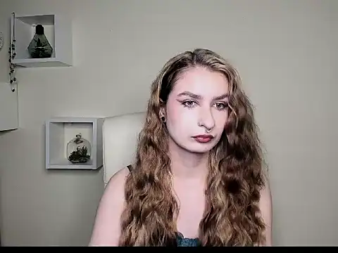 Snapshot of NinaBlond1 chatting on 29, 10, 2025 NinaBlond1 online show from 29, 10, 2025