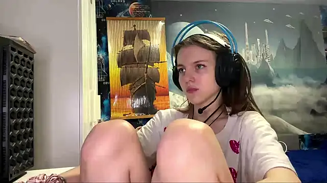 Snapshot of Elira_Breeze chatting on 3, 12, 2025 Elira Breeze online show from 3, 12, 2025