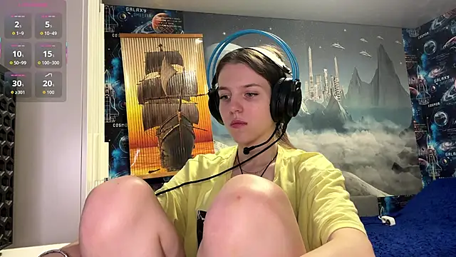 Snapshot of Elira_Breeze chatting on 15, 12, 2025 Elira Breeze online show from 15, 12, 2025