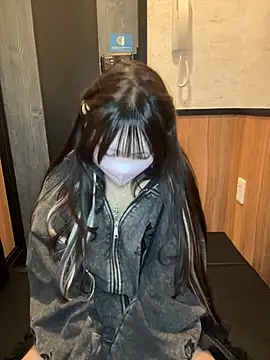 Snapshot of Yua_nyan_cute chatting on 18, 10, 2025 Yua nyan cute online show from 18, 10, 2025