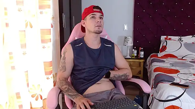 Snapshot of BooyHott_ chatting on 26, 10, 2025 BooyHott online show from 26, 10, 2025