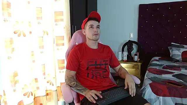 Snapshot of BooyHott_ chatting on 19, 11, 2025 BooyHott online show from 19, 11, 2025