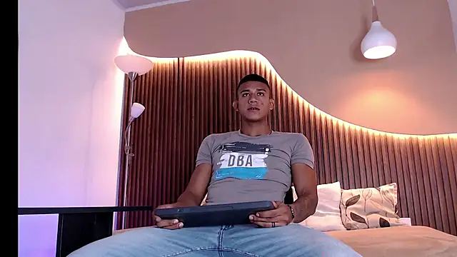 Snapshot of Aiden_steel chatting on 13, 11, 2025 Aiden steel online show from 13, 11, 2025