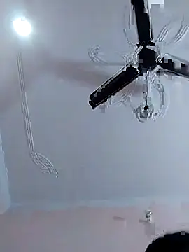 Snapshot of suzika_ chatting on 18, 12, 2025 suzika online show from 18, 12, 2025