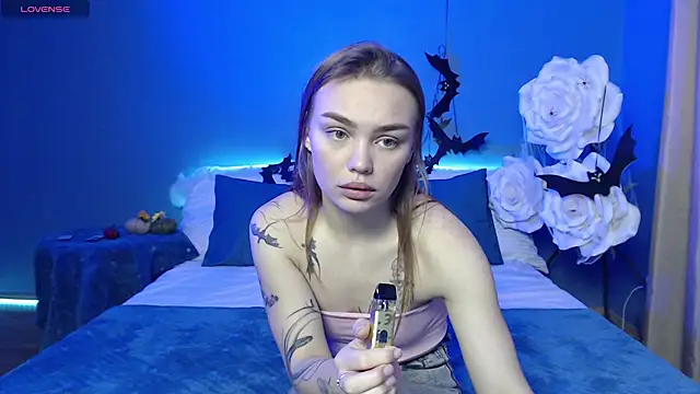 KitsyMoore online show from 6, 11, 2025