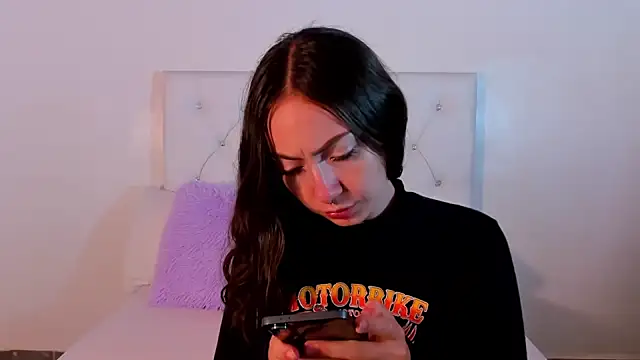 LaiaColliinss online show from 9, 10, 2025