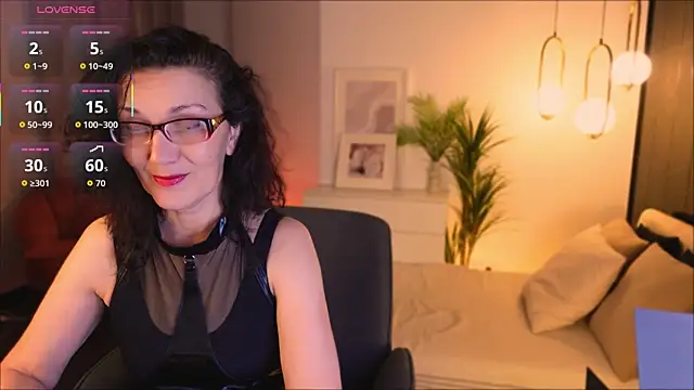 Snapshot of Irene_Marlow chatting on 16, 11, 2025 Irene Marlow online show from 16, 11, 2025