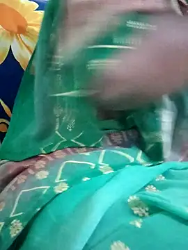 Snapshot of sweetqueen143 chatting on 24, 10, 2025 sweetqueen143 online show from 24, 10, 2025