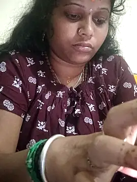 Snapshot of sweetqueen143 chatting on 5, 11, 2025 sweetqueen143 online show from 5, 11, 2025