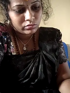 Snapshot of sweetqueen143 chatting on 11, 11, 2025 sweetqueen143 online show from 11, 11, 2025