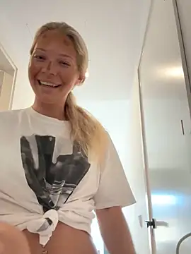 Bellablows online show from 8, 10, 2025