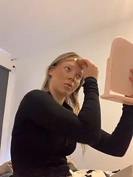 Bellablows online show from 11, 10, 2025